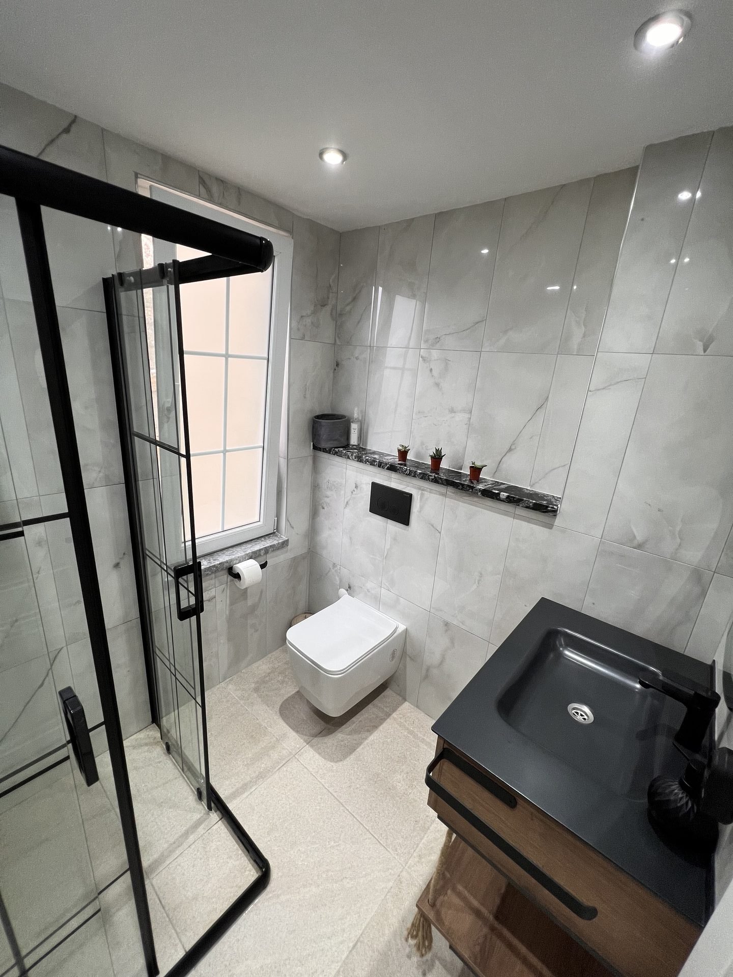 Drittes Badezimmer mit Dusche – Villa Alanya Bektaş