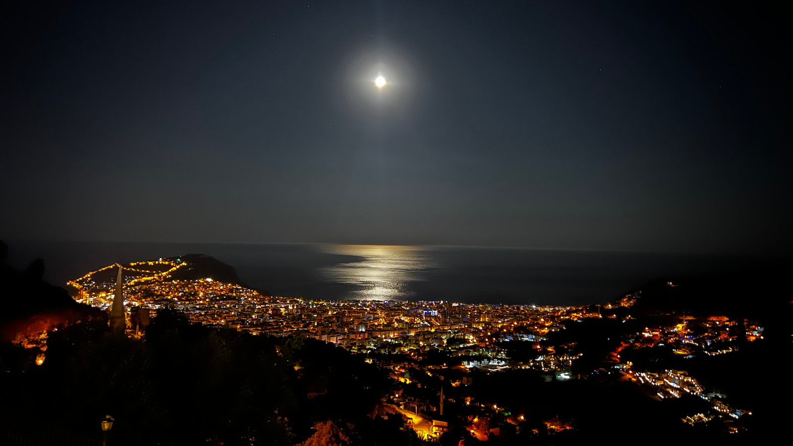 Villa Alanya bei Vollmond – nächtliche Atmosphäre