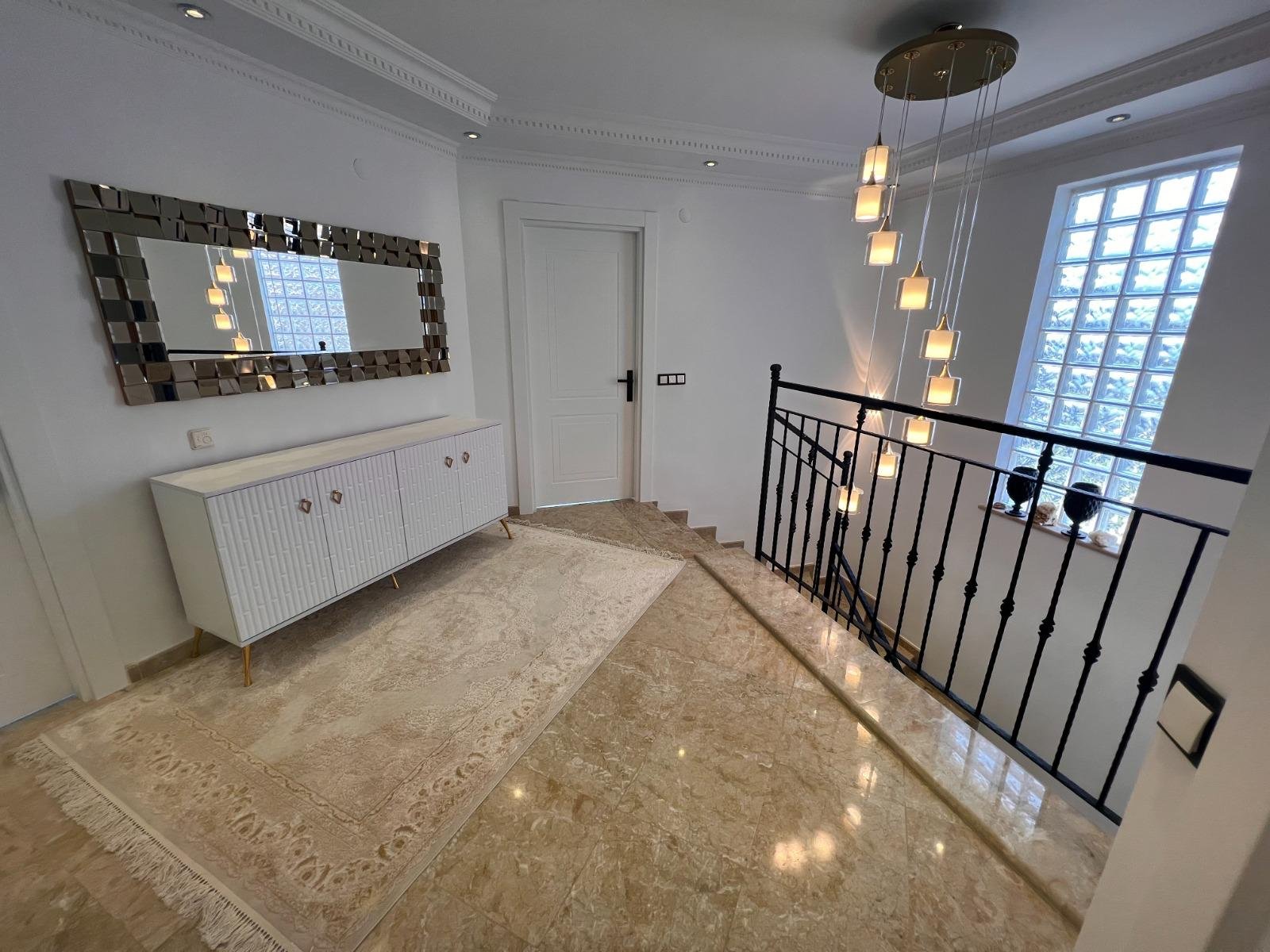 Obergeschoss Flur Villa Bektaş