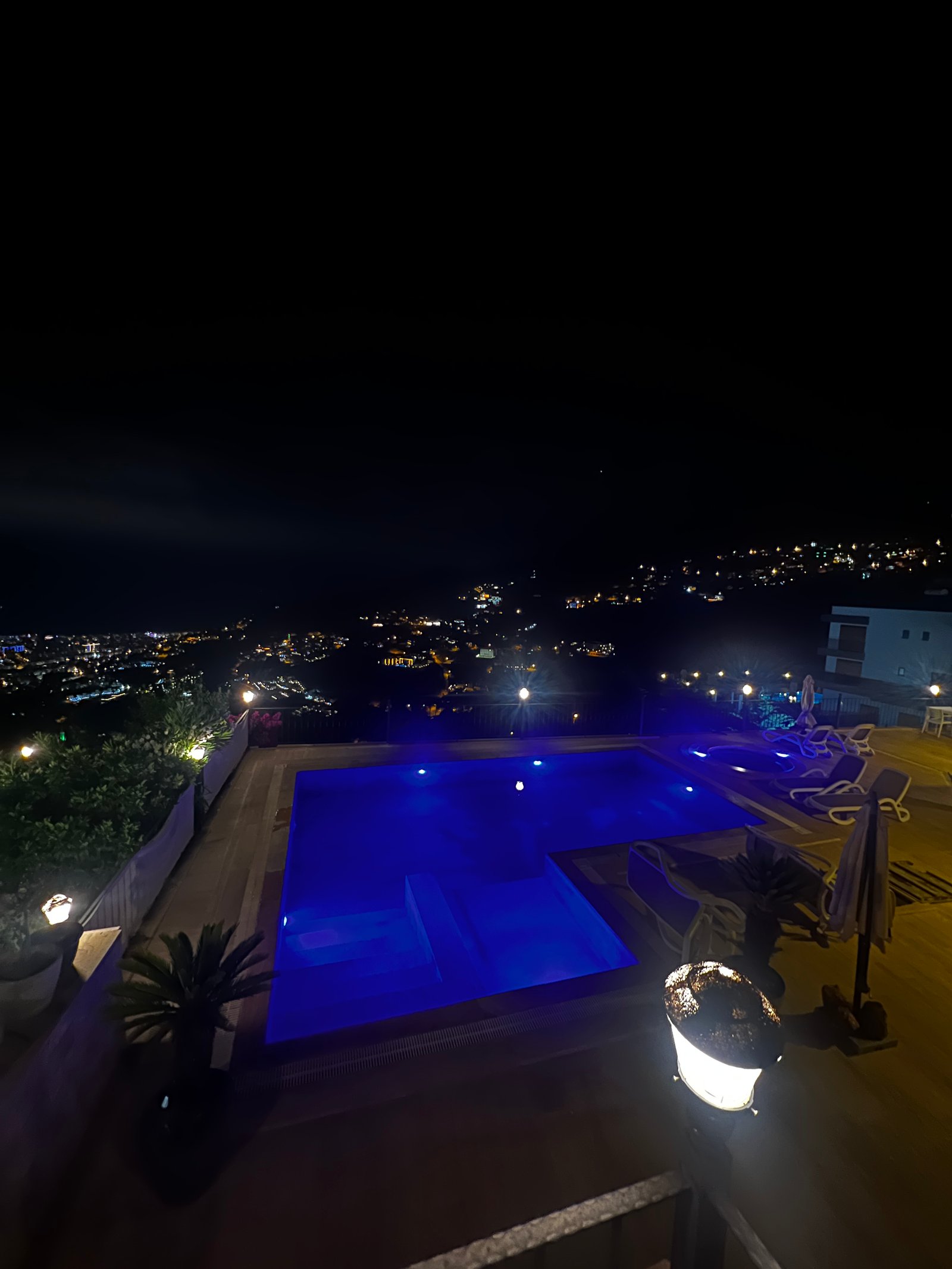 Pool bei Nacht Villa Alanya